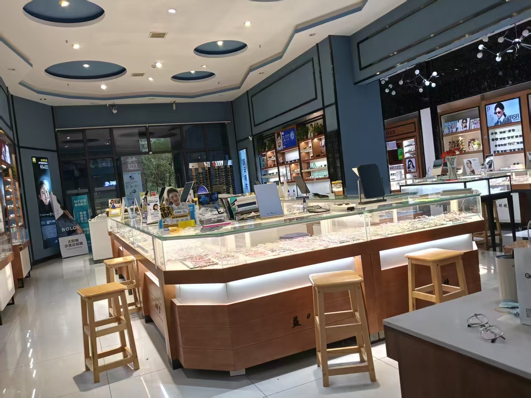 永益眼镜镜架陈列区