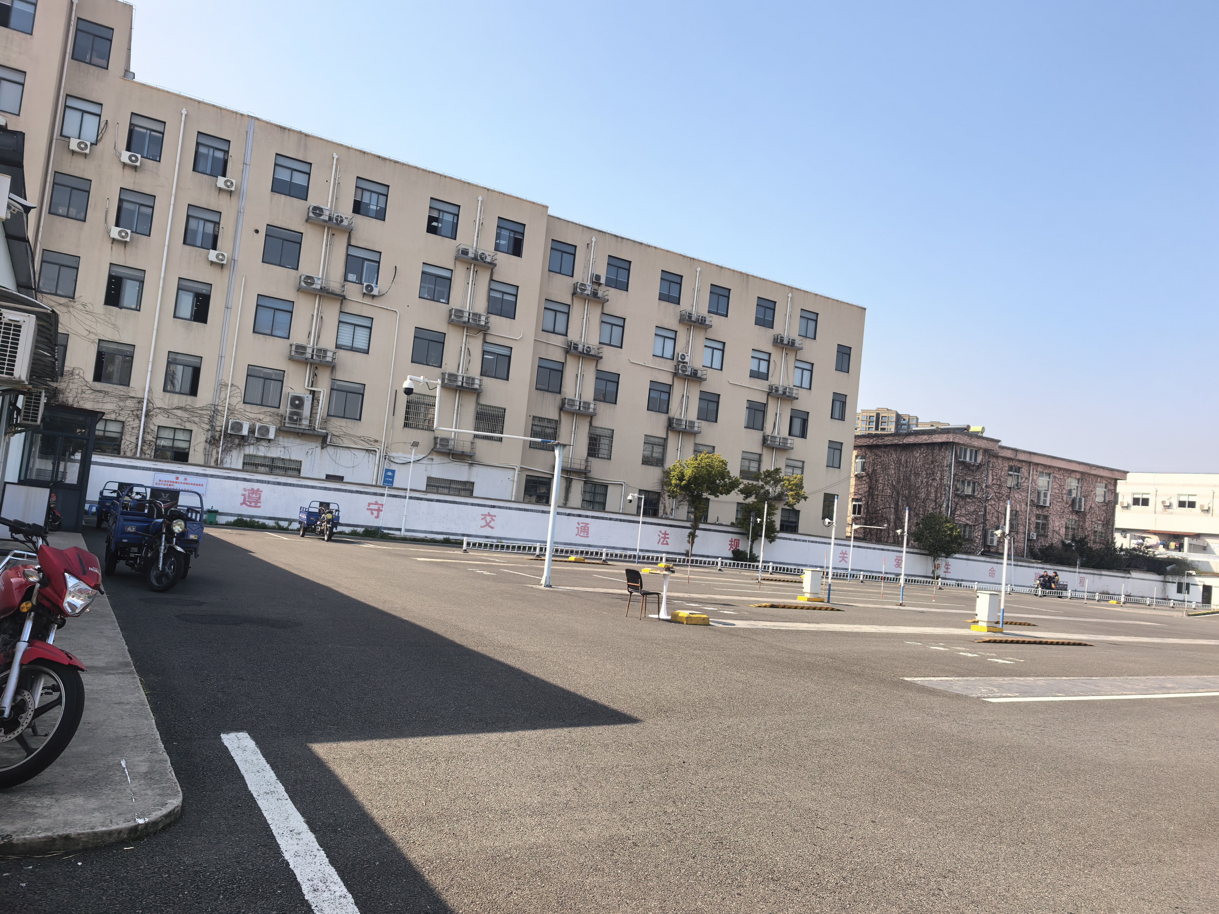 训练场地与车辆