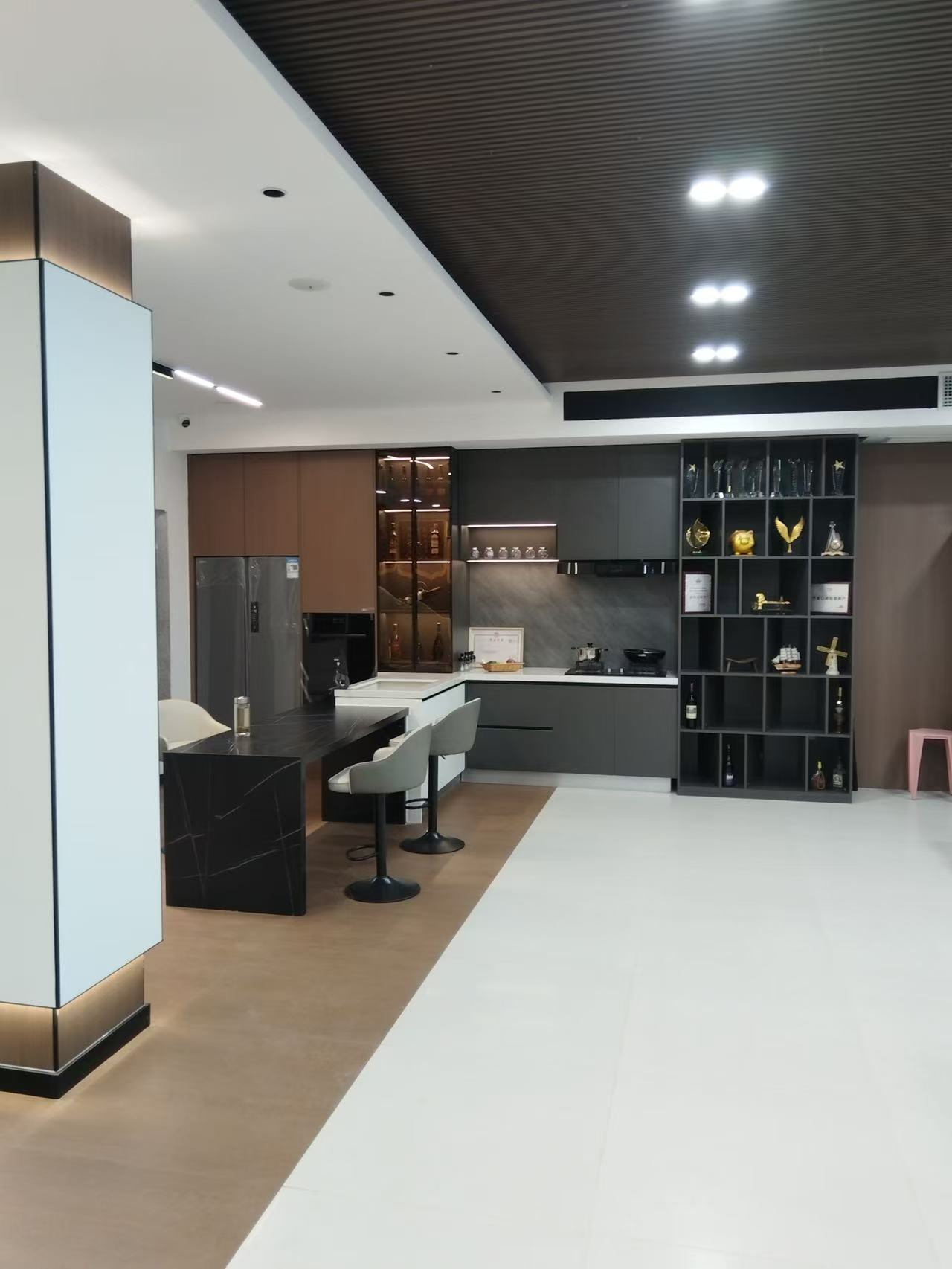 现代化快装店面内部